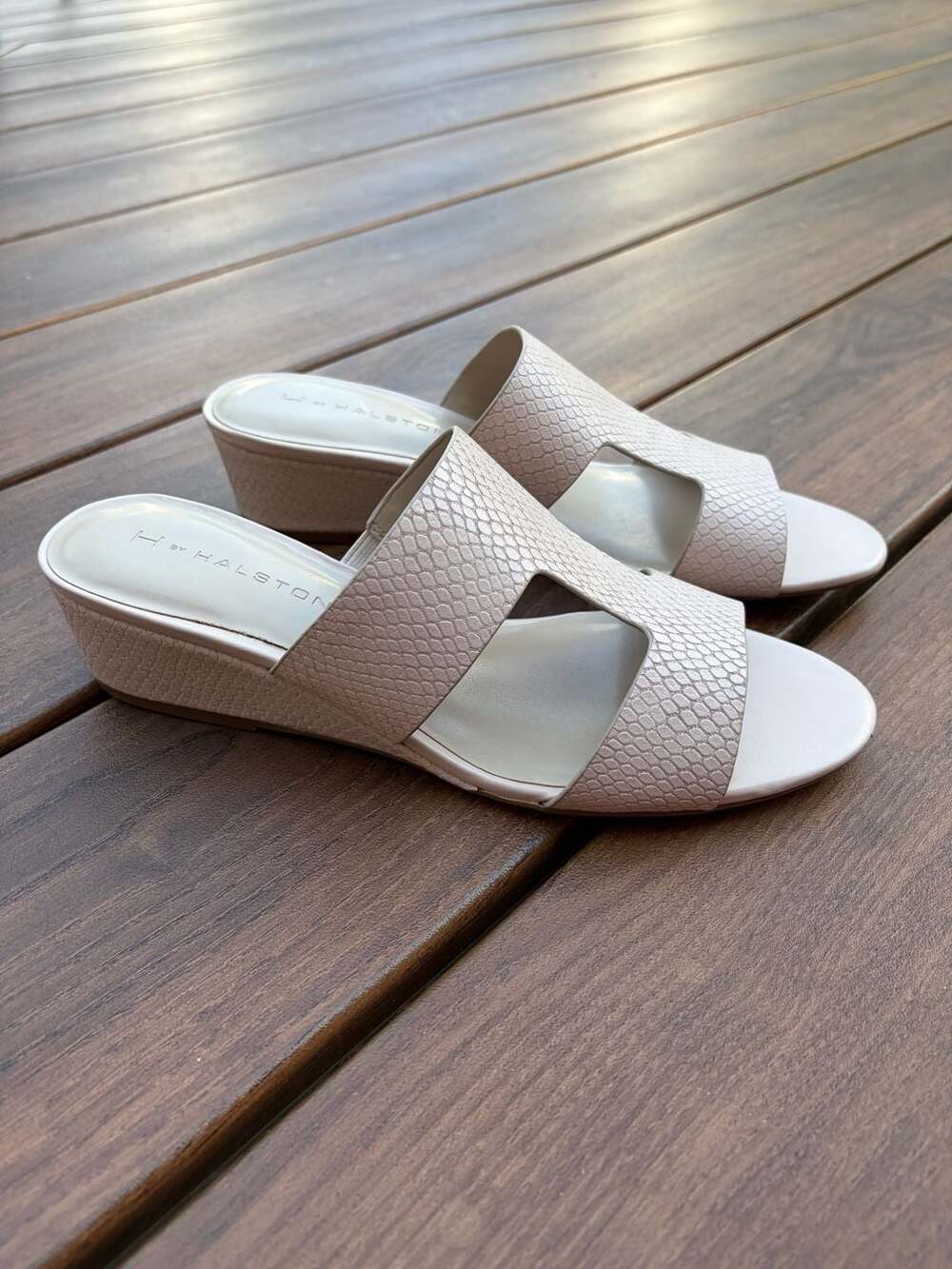 H by Halston Regan Snake Embossed Wedge Slide Sandals 8.5M